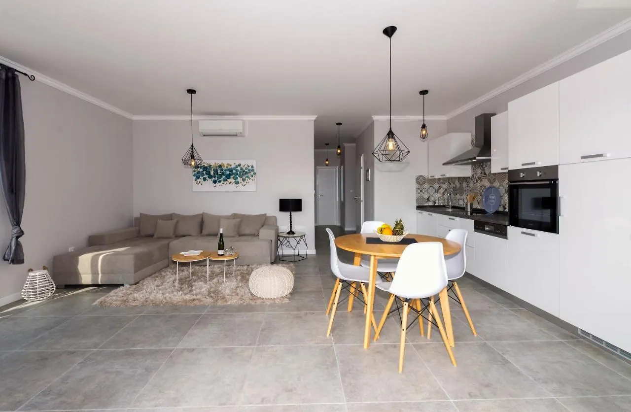 Apartments4Friends Apartment Nina 슬라티네 0*,  크로아티아